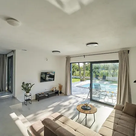 Barbara Вілла Пореч