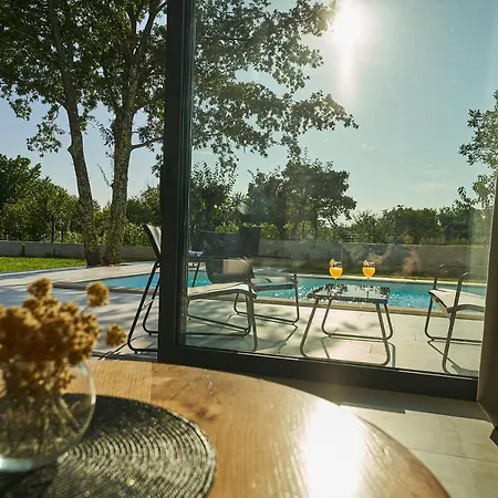 Barbara Вілла *