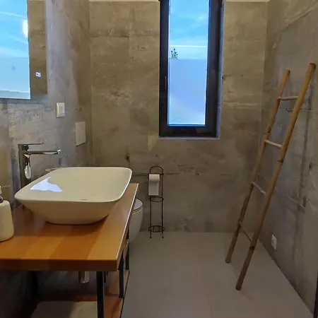 Barbara Вілла *